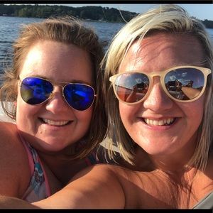 Meet your Posher, Dana